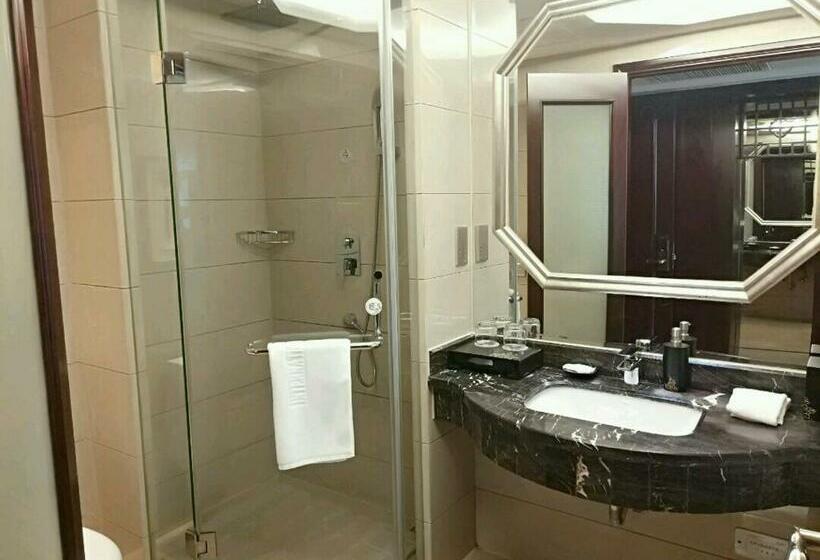 اتاق لوکس, Hengna International