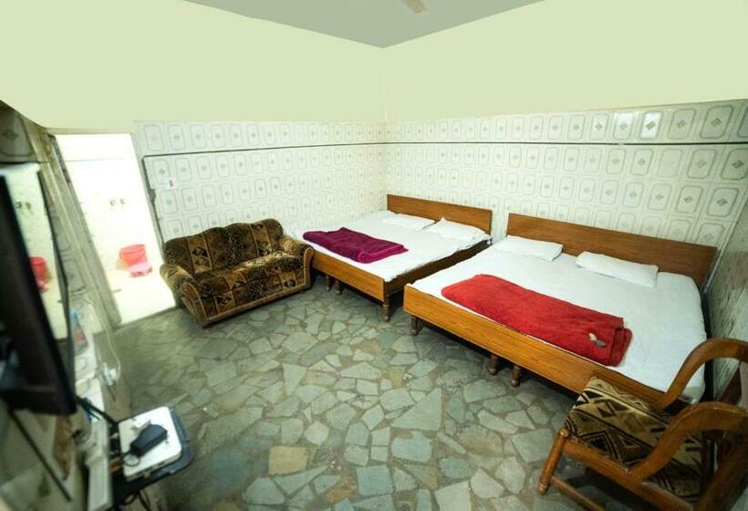 家庭间, Raj Guest House