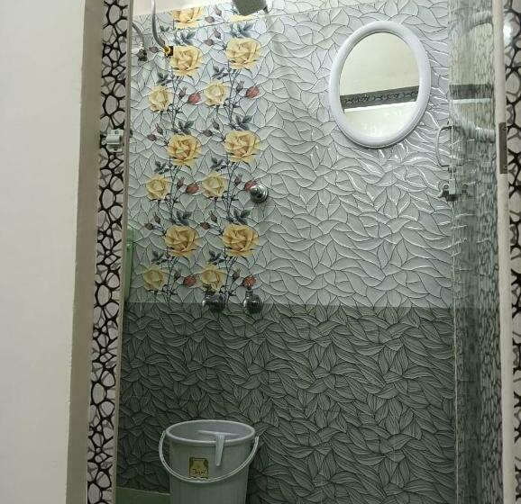 דירת שני חדרים, Rose Villa