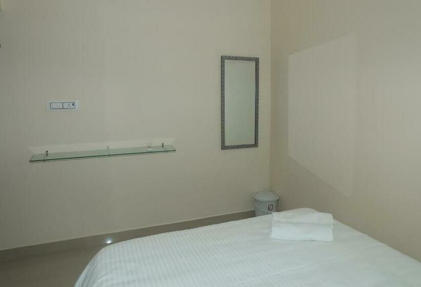 דירת שלושה חדרים, Rose Villa