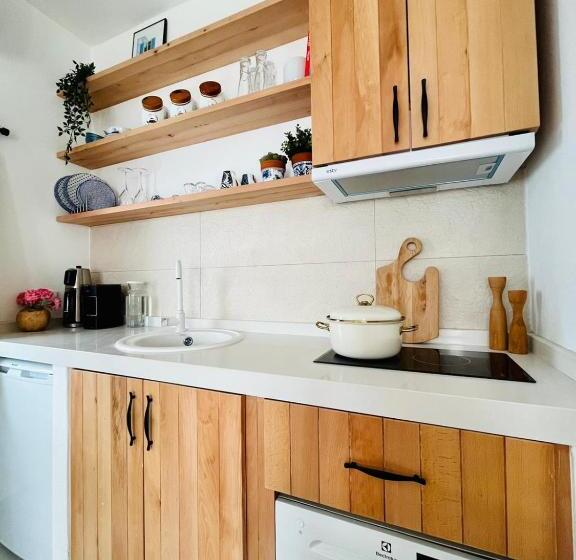 شقة غرفة واحدة مزودة بتراس, Jakaranda Unique Apart