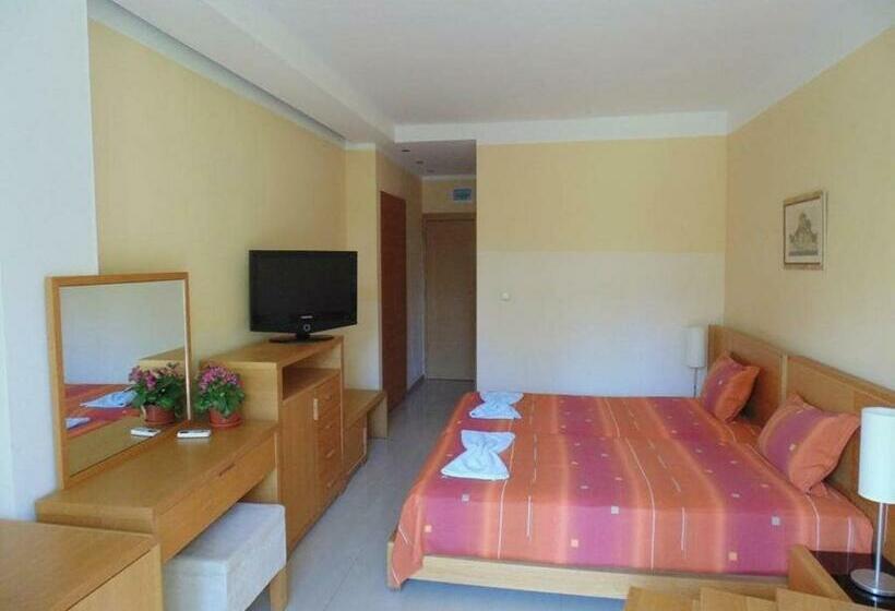 Номер Стандарт с Балконом, Oasis Park Hotel   New Managment