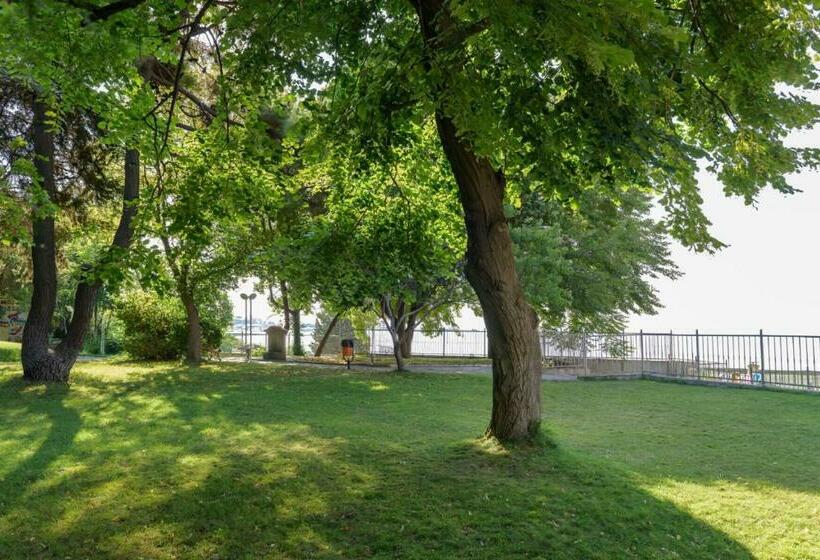 غرفة قياسية مزوَّدة بشُرفة, Oasis Park Hotel   New Managment