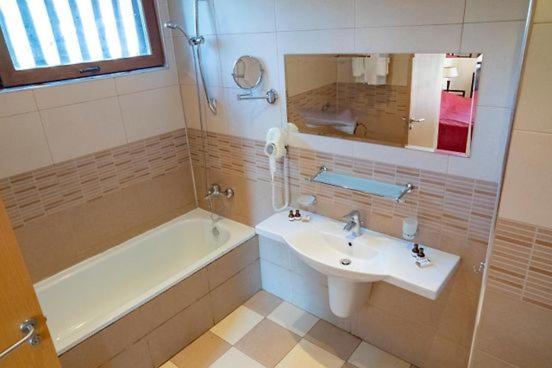 패밀리 주니어 스위트, Oasis Park Hotel New Managment