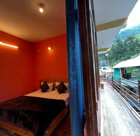 اتاق لوکس, The Cosmic Rajasthan