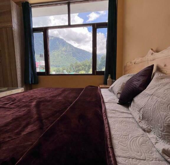 اتاق لوکس, The Cosmic Rajasthan