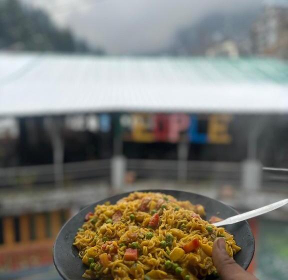 اتاق لوکس, The Cosmic Rajasthan