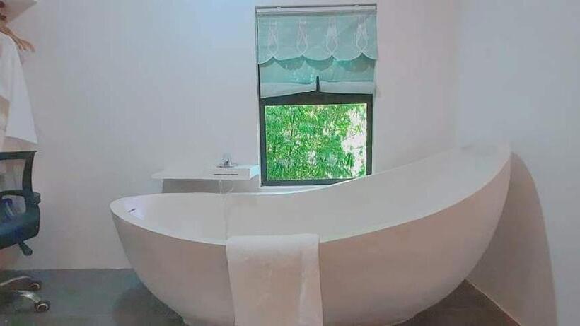 غرفة ديلوكس, Ultimate Boutique