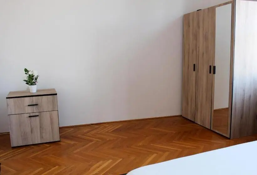 Quarto Estandar, Centrum Hostel