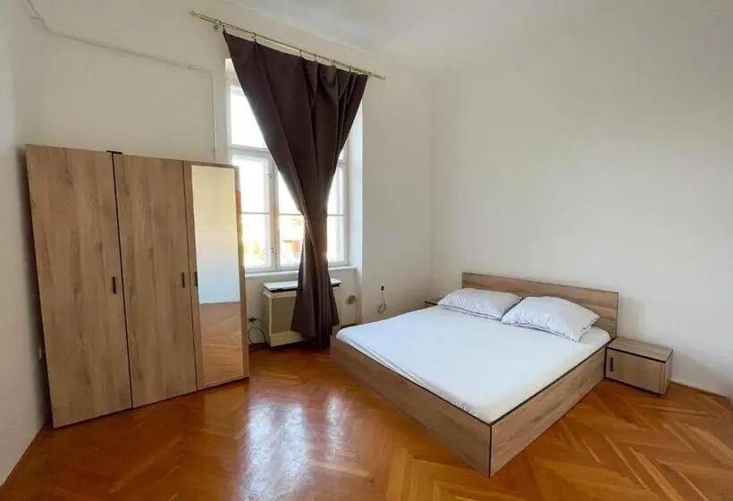 Quarto Estandar, Centrum Hostel