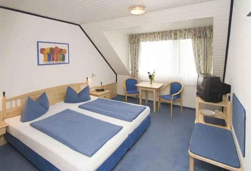 Yhden Hengen Huone Puutarhanäkymä, Gästehaus Brütting