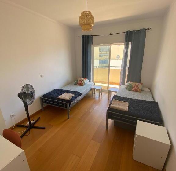 Номер Стандарт Вид на Город, Wakeup Triplex House