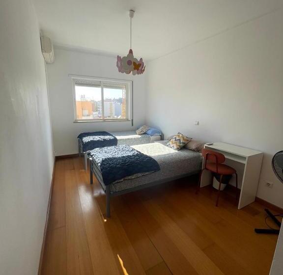 Номер Стандарт Вид на Город, Wakeup Triplex House