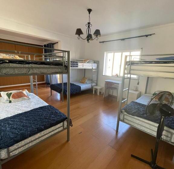 Семейный Номер, Wakeup Triplex House