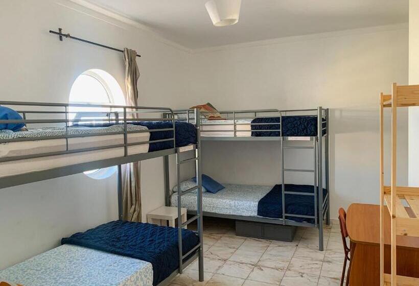 浴室共有スタンダード４人用ルーム, Wakeup Triplex House