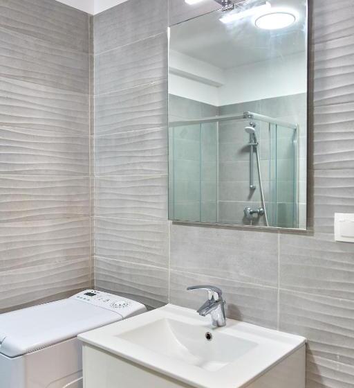 إستوديو ديلوكس, Grup Casa Del Mar