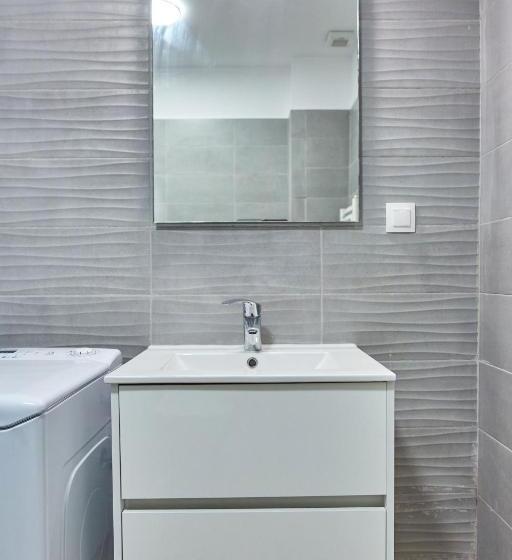 סטודיו דלוקס, Grup Casa Del Mar