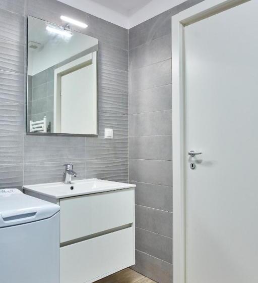 إستوديو ديلوكس, Grup Casa Del Mar