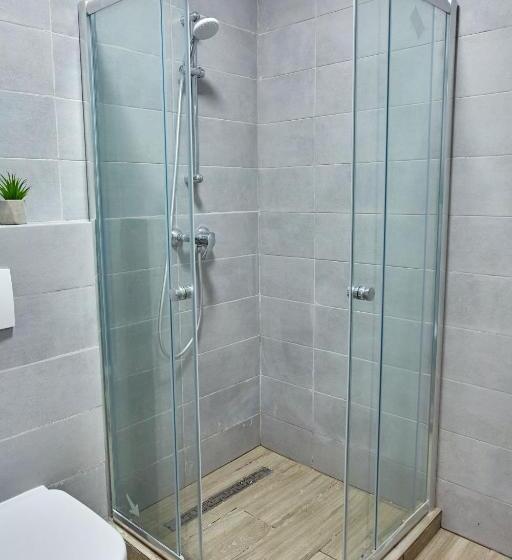 סטודיו דלוקס, Grup Casa Del Mar