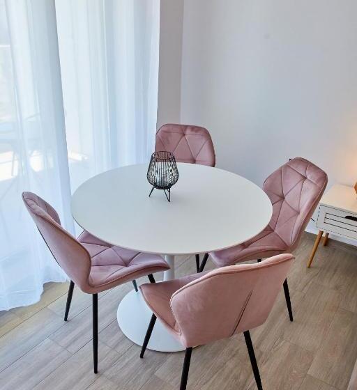 إستديو قياسى مزود بشرفة, Grup Casa Del Mar