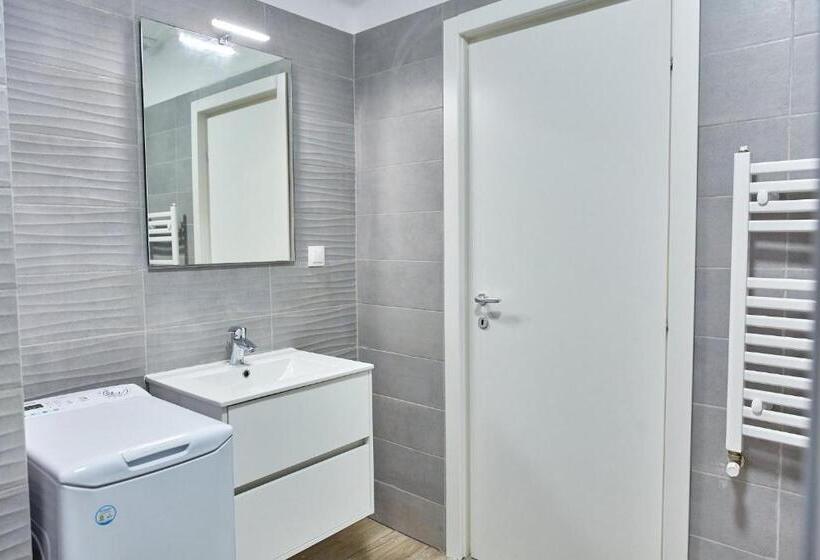 סטודיו דלוקס, Grup Casa Del Mar