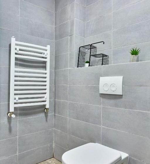 إستوديو ديلوكس, Grup Casa Del Mar