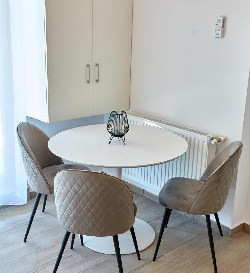 استودیوی لوکس, Grup Casa Del Mar
