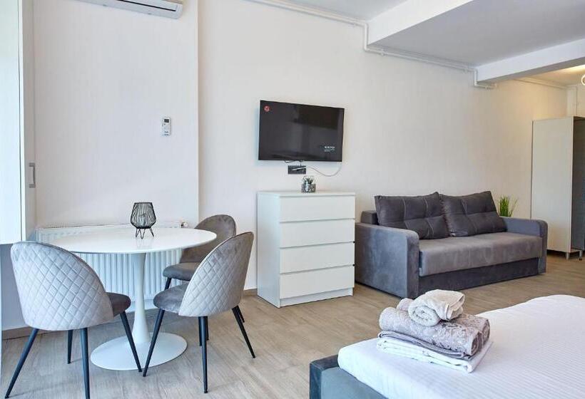 סטודיו דלוקס, Grup Casa Del Mar