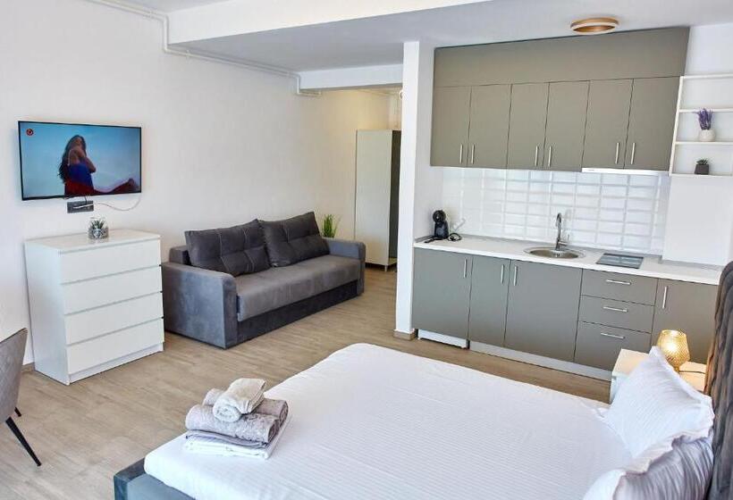 إستوديو ديلوكس, Grup Casa Del Mar