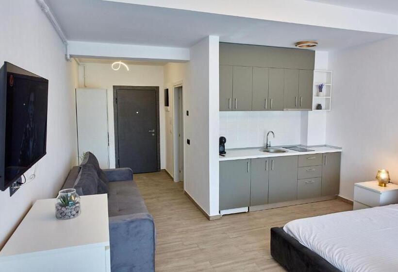 استودیوی لوکس, Grup Casa Del Mar