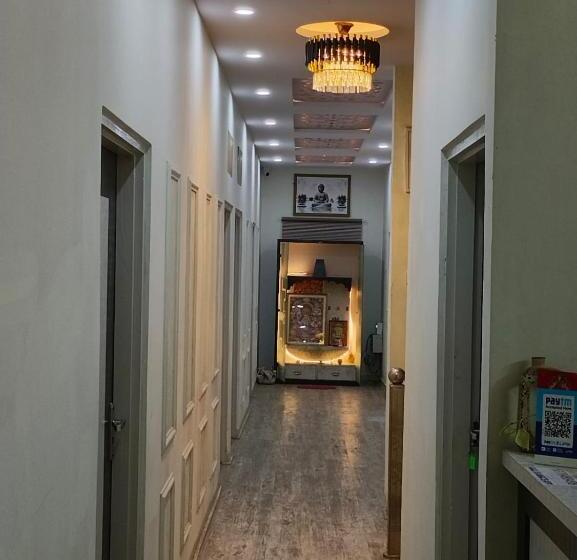 Номер Deluxe, Grand Mala
