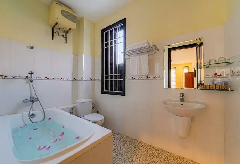 اتاق استاندارد با تخت بزرگ, Hoi An Heart Hostel Villa   Bespoke
