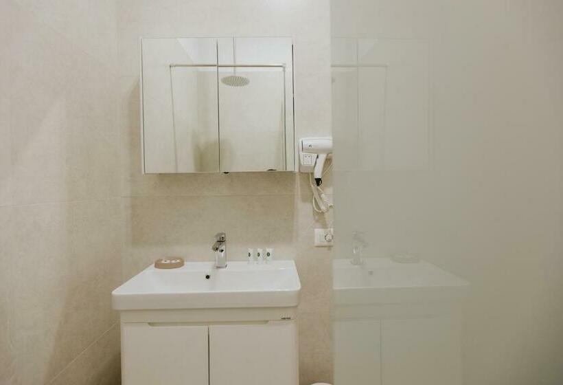 غرفة قياسية ذات إطلالة, Kroi Near Castle Entrance Castle And Town View