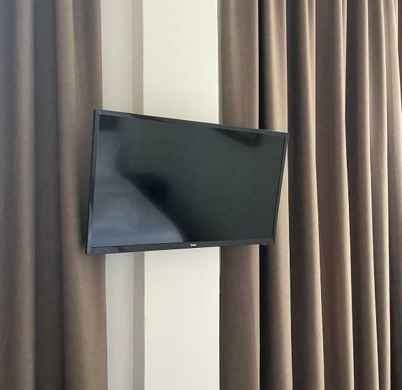 غرفة ديلوكس مطلة على المدينة, Kroi Near Castle Entrance Castle And Town View