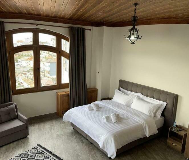 豪华家庭房间, Kroi Near Castle Entrance Castle And Town View