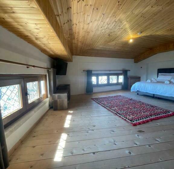 豪华家庭房间, Kroi Near Castle Entrance Castle And Town View