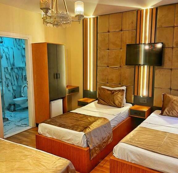 اتاق استاندارد چهار تخته, Taksim Cetinkaya Suite