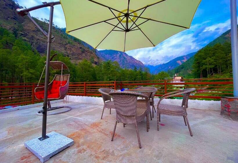 디럭스 룸, Winterline Resort, Kasol   A Four Star Luxury Resort