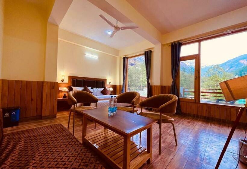 디럭스 룸, Winterline Resort, Kasol   A Four Star Luxury Resort