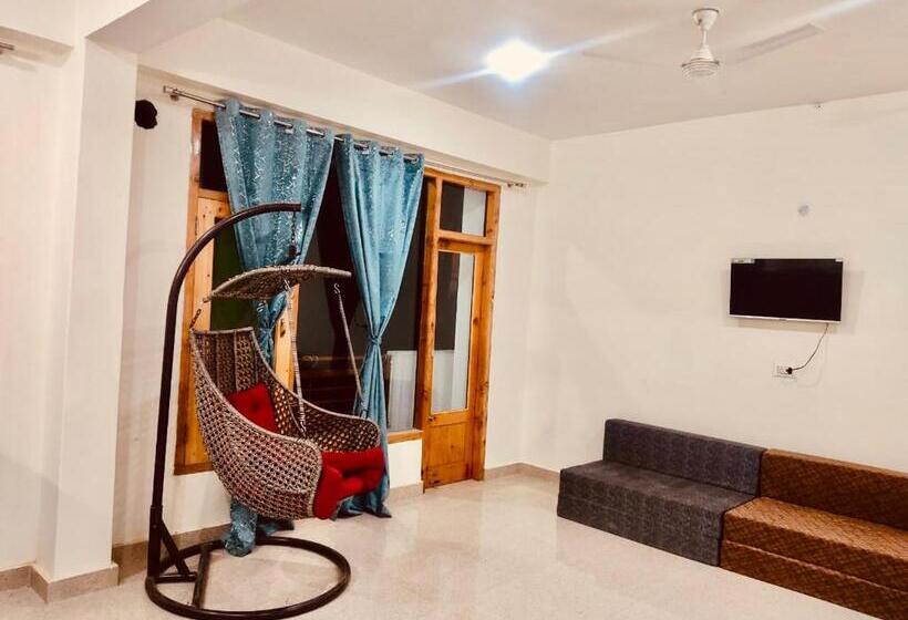 디럭스 룸, Winterline Resort, Kasol   A Four Star Luxury Resort