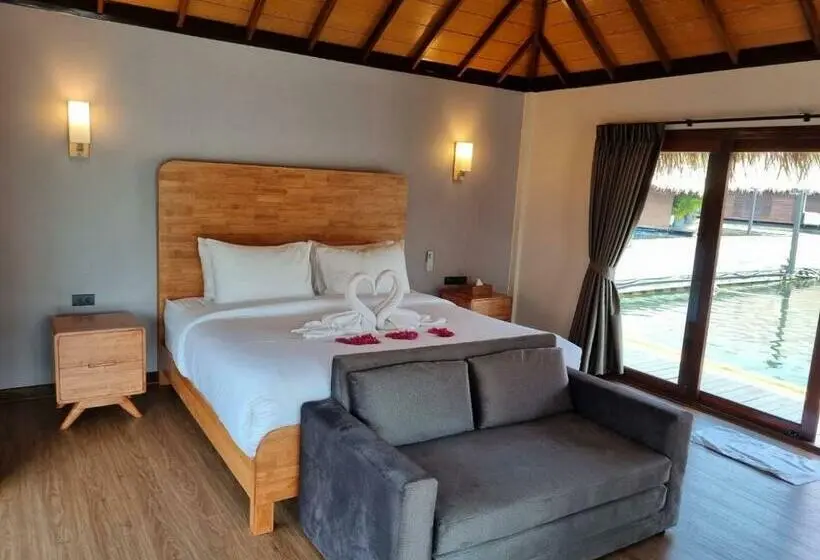 キングサイズベッドのスーペリアルーム, Ruknam Resort