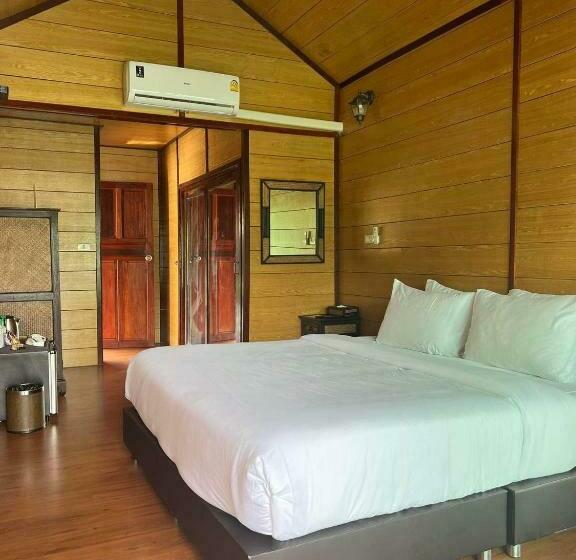 四人高级间, Ruknam Resort