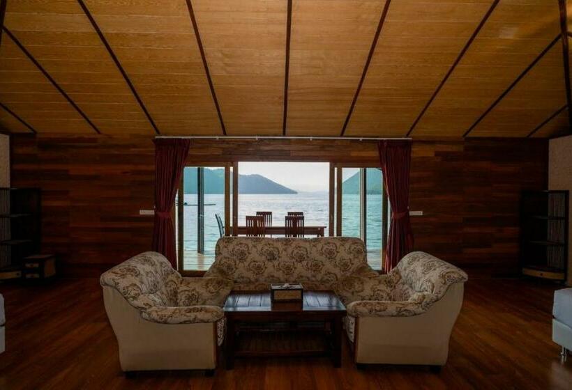 豪华湖景房, Ruknam Resort