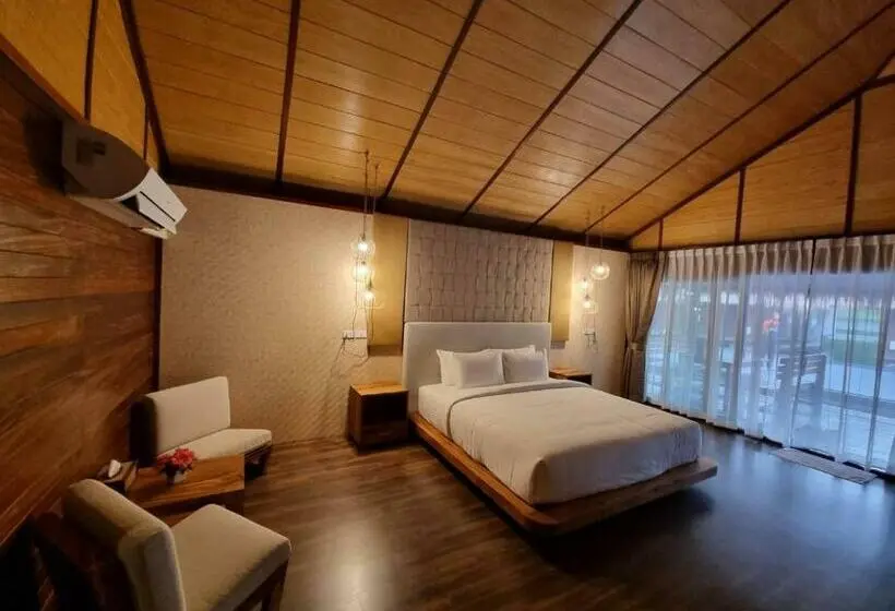 エクゼクティブ４人部屋, Ruknam Resort