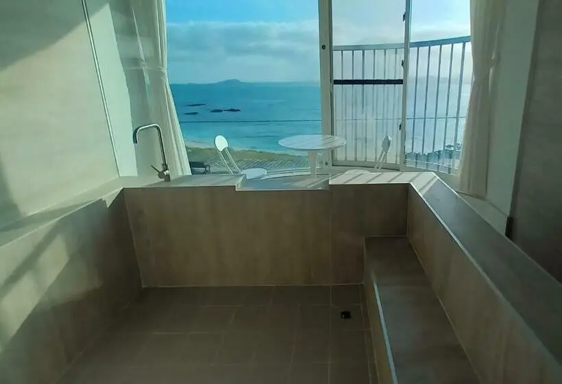 オーシャンビューデラックスルームバルコニー付き, White Castle Pension