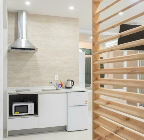 חדר דלוקס עם מרפסת נוף לים, White Castle Pension