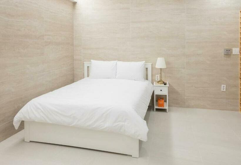 חדר דלוקס עם מרפסת נוף לים, White Castle Pension