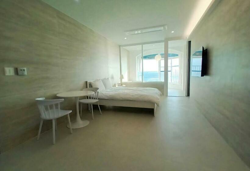 חדר דלוקס נוף לים, White Castle Pension