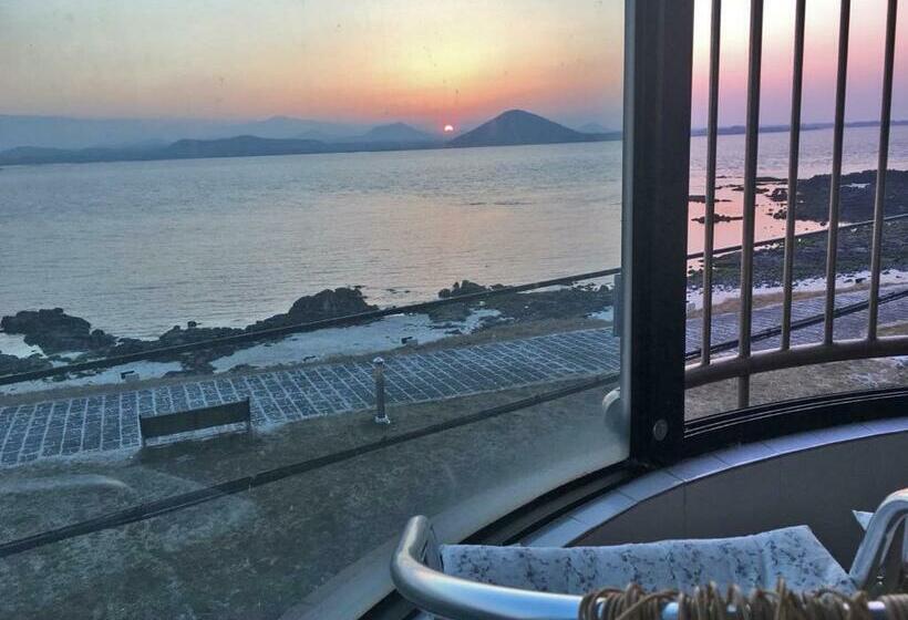 חדר דלוקס נוף לים, White Castle Pension