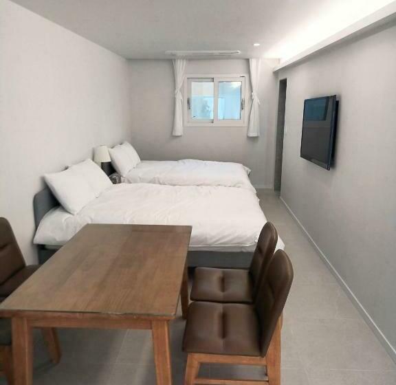 带2个双人床的标准工作室, White Castle Pension